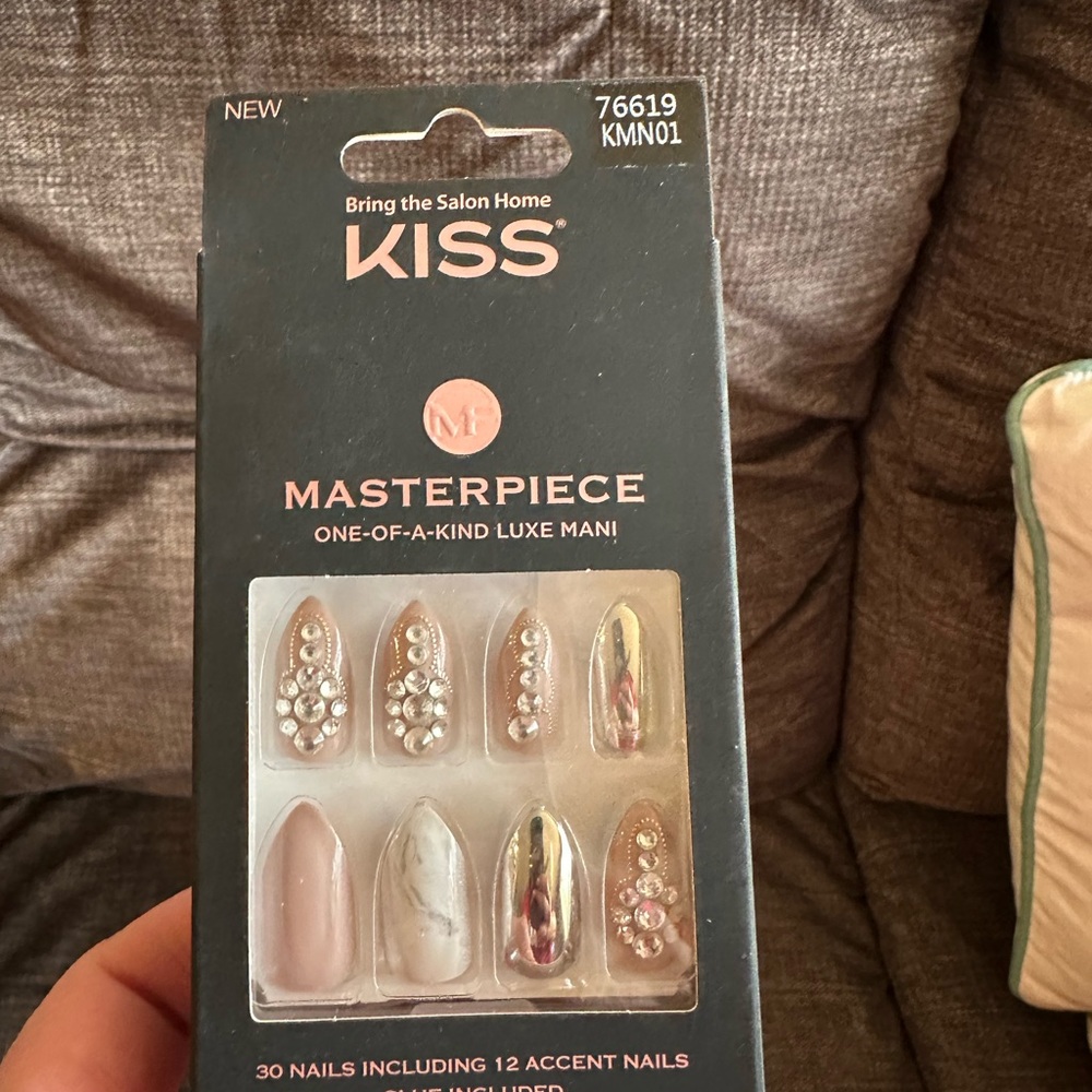 Kiss Masterpiece Nails - Picture 4 of 7